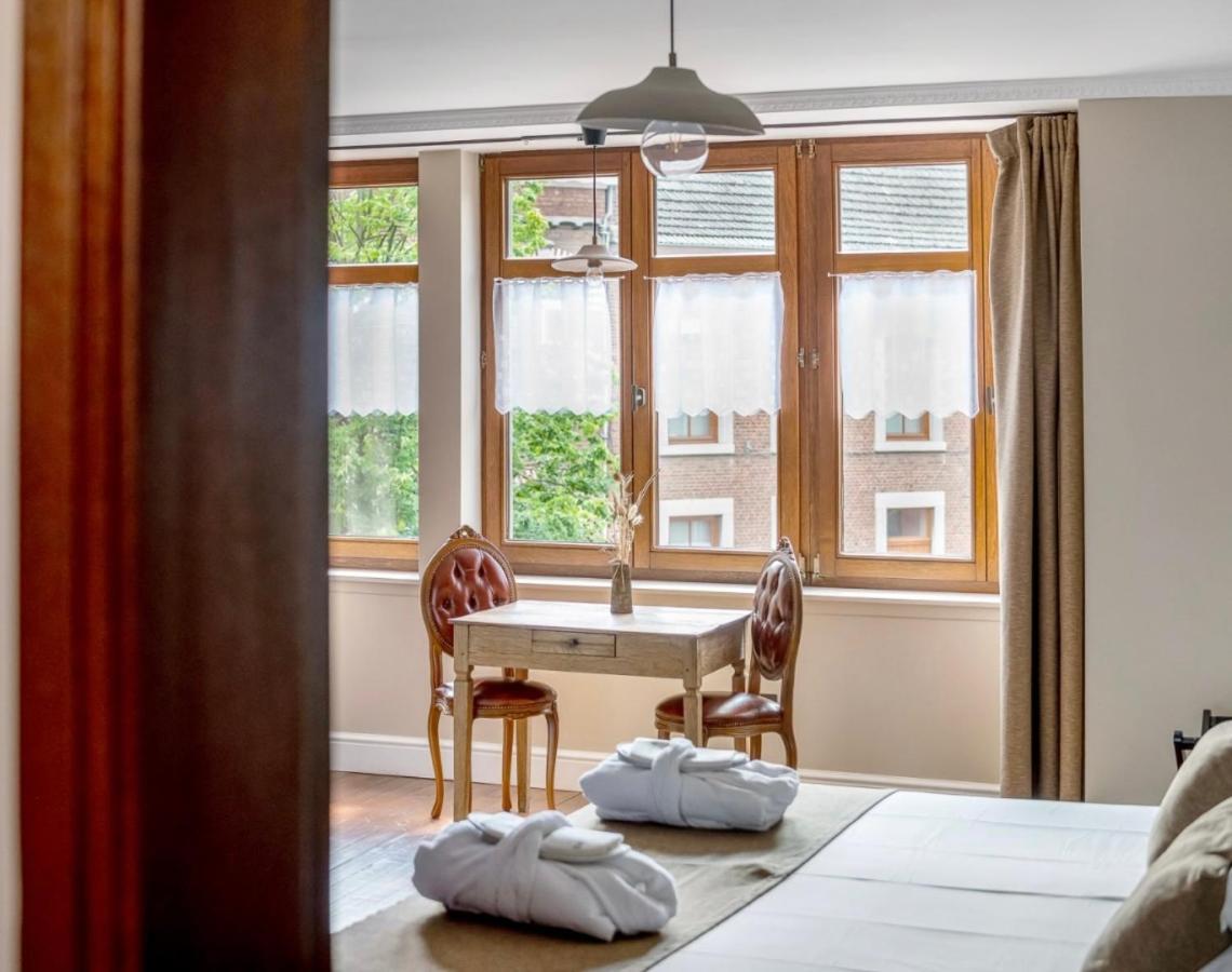 Bed and Breakfast Cafe Rene Borgloon Esterno foto